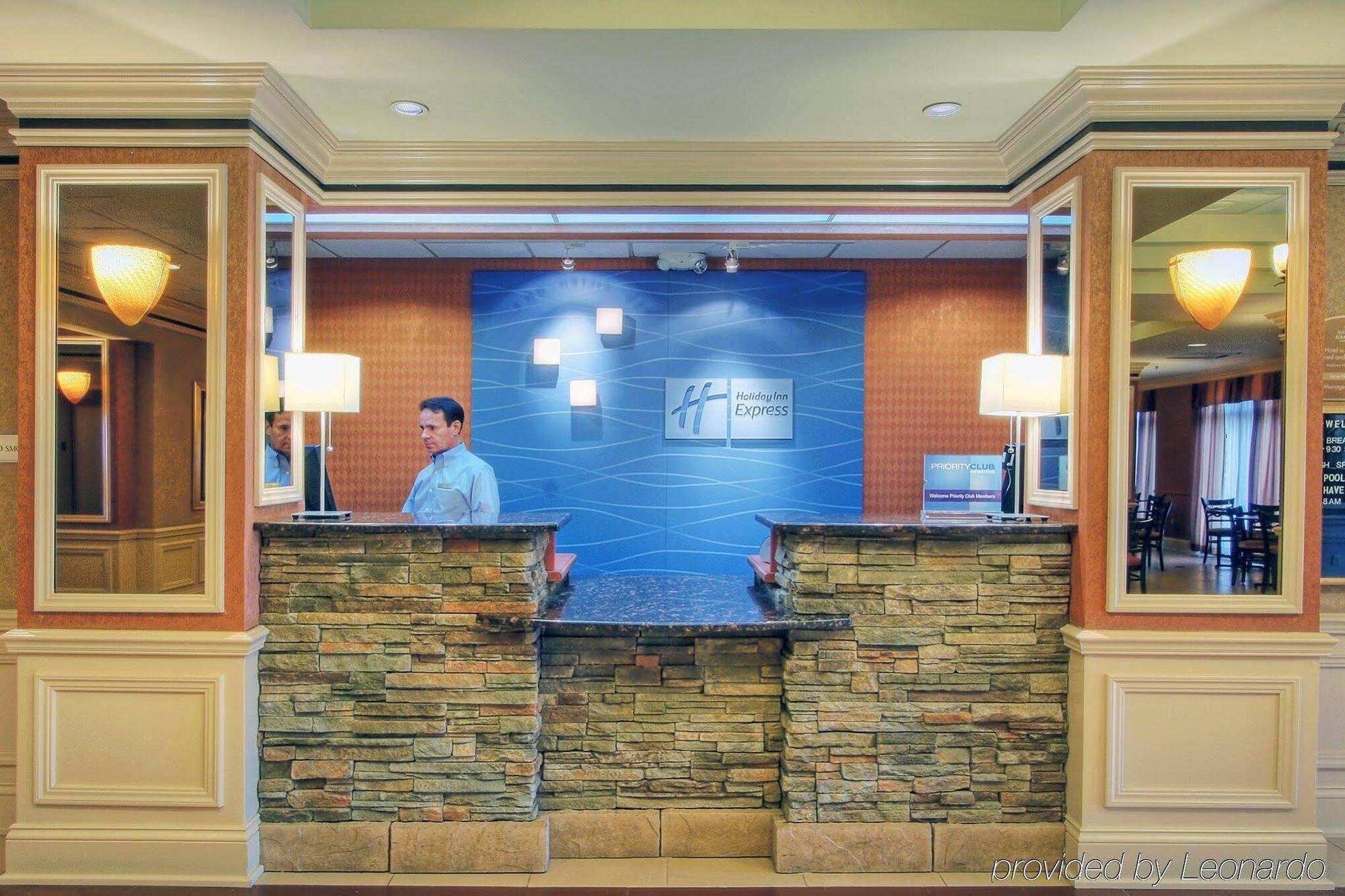 Hotel Express & Midtown By Ihg